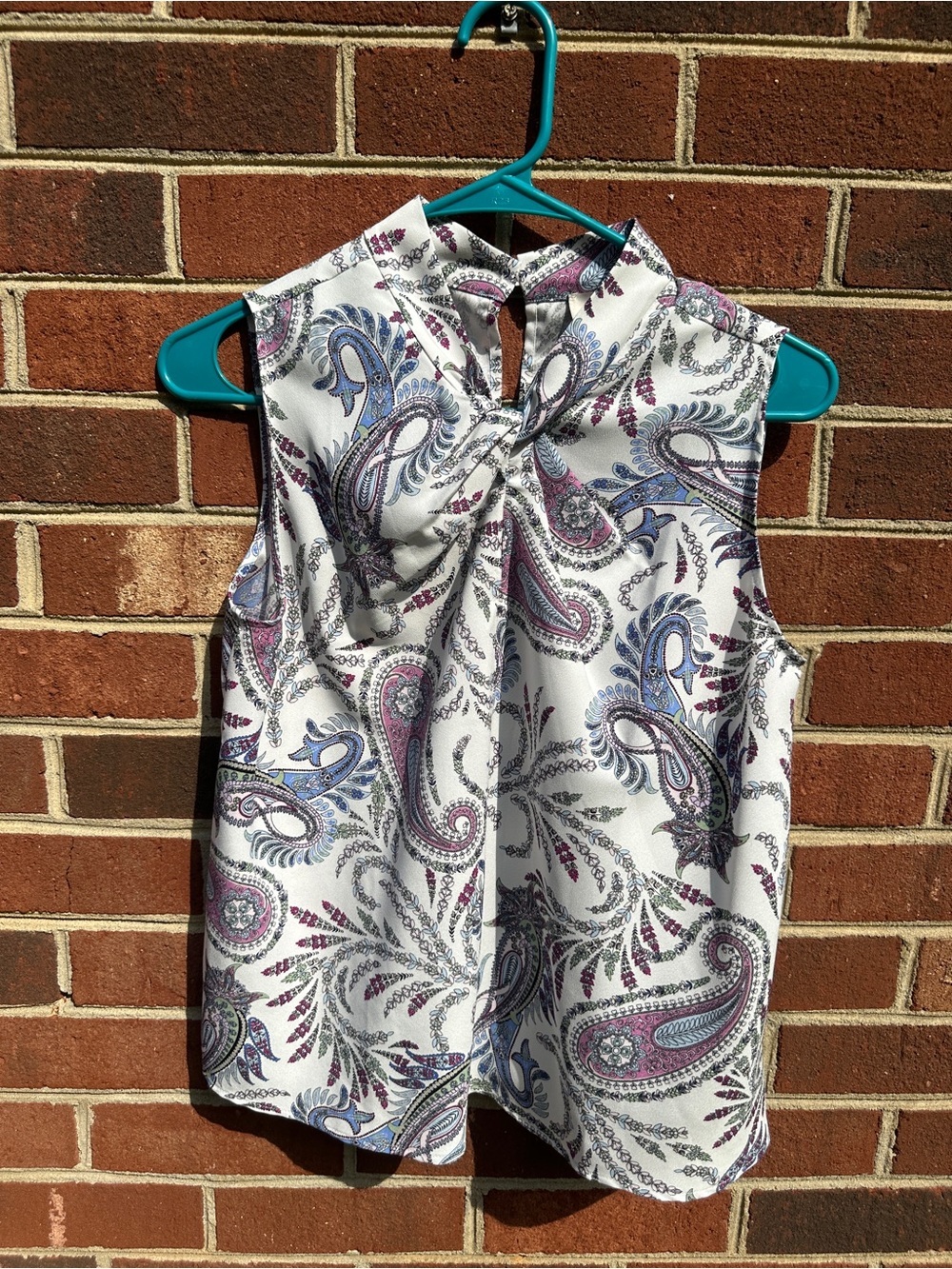 LOFT White Paisley Keyhole Sleeveless Blouse